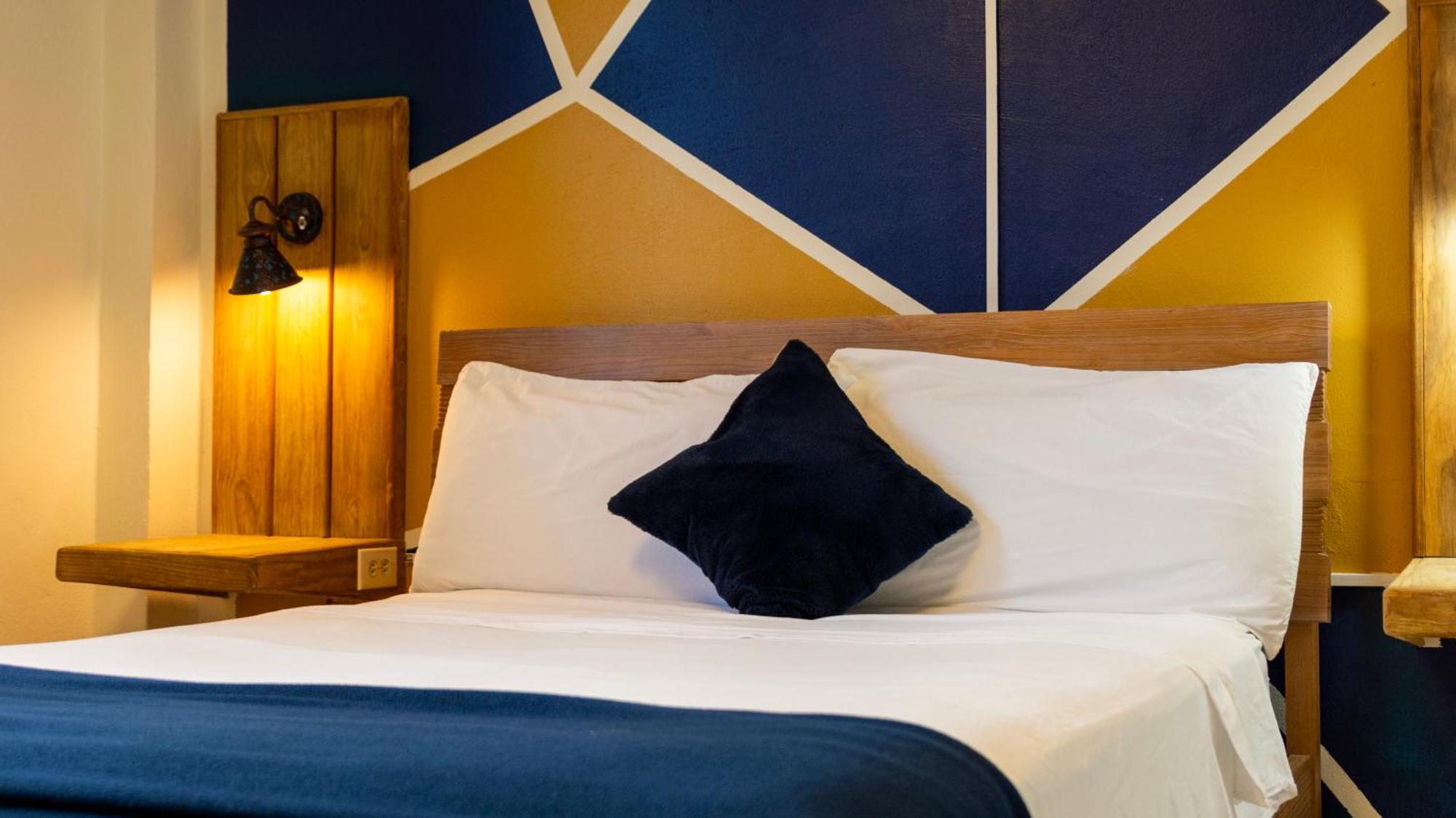 West Coast Inn'S Бокерон Экстерьер фото